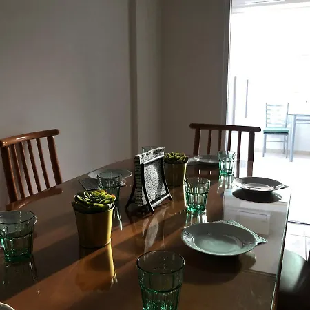Lägenhet A Lovely 3 Bedroom App Larnaca