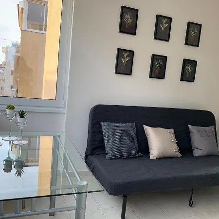 A Lovely 3 Bedroom App Lägenhet